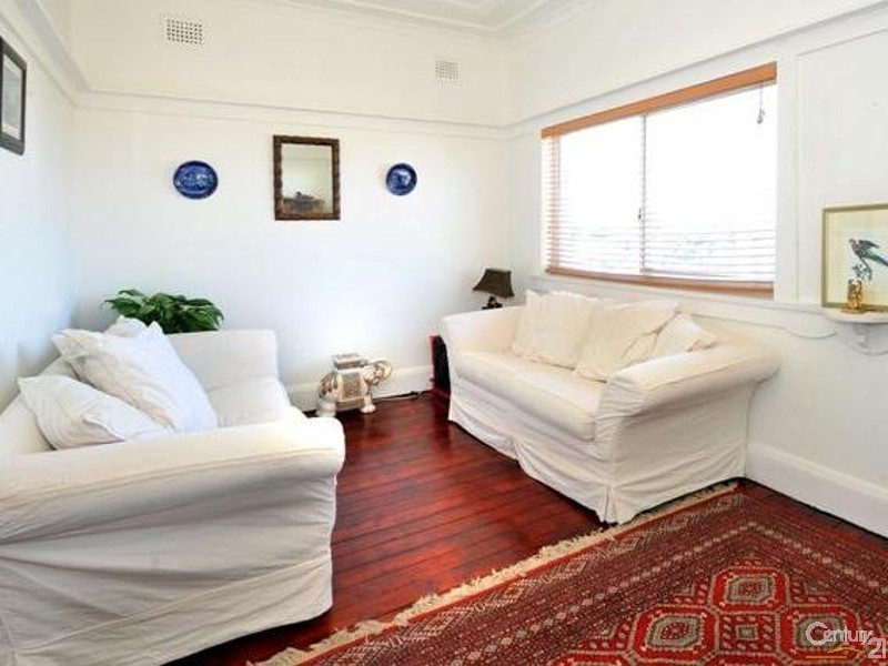 3 Seaview Street, Clovelly NSW 2031