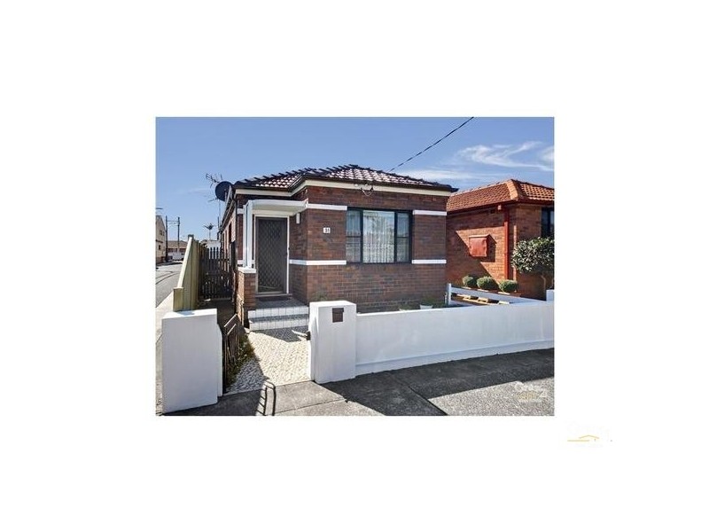 31 Robinson Street, Eastlakes NSW 2018