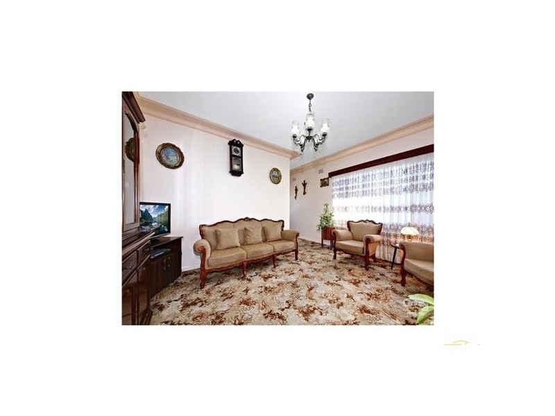 31 Robinson Street, Eastlakes NSW 2018