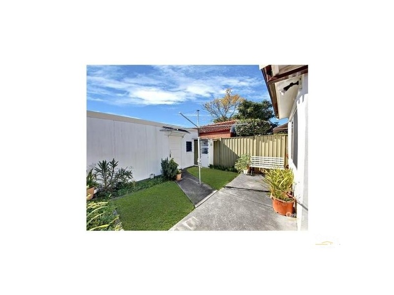 31 Robinson Street, Eastlakes NSW 2018