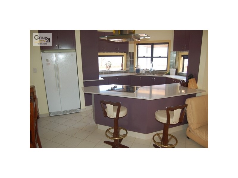 37 Young St, Gosford NSW 2250