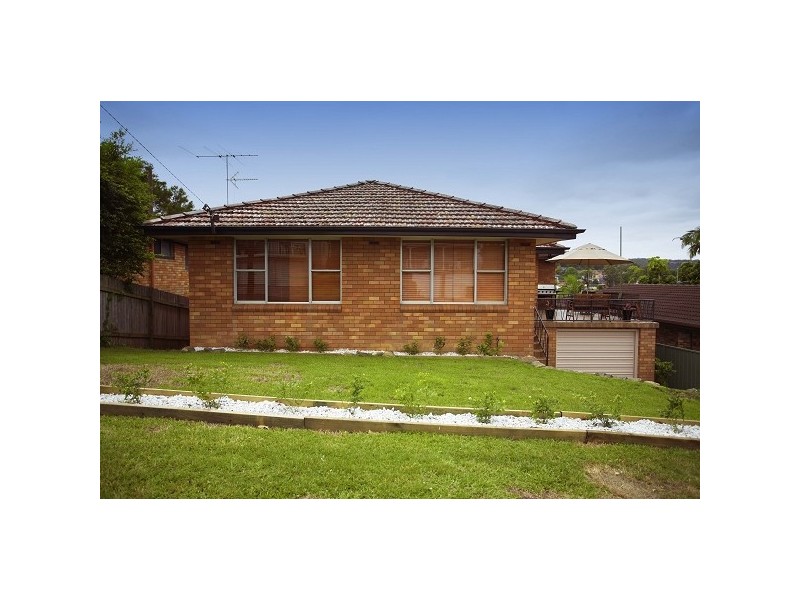 8 BOOTH STREET, Wyoming NSW 2250