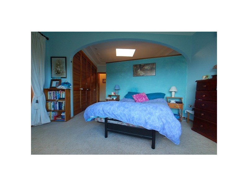 20 Caroline Street, East Gosford NSW 2250