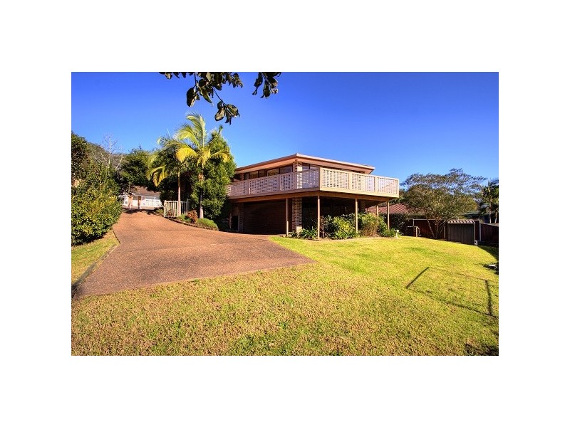 3 Willowin Close, Green Point NSW 2251