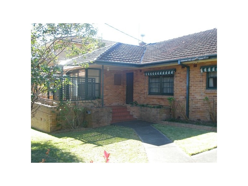 11 Masons Parade, Point Frederick NSW 2250