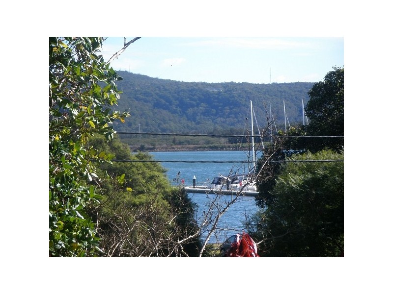 11 Masons Parade, Point Frederick NSW 2250