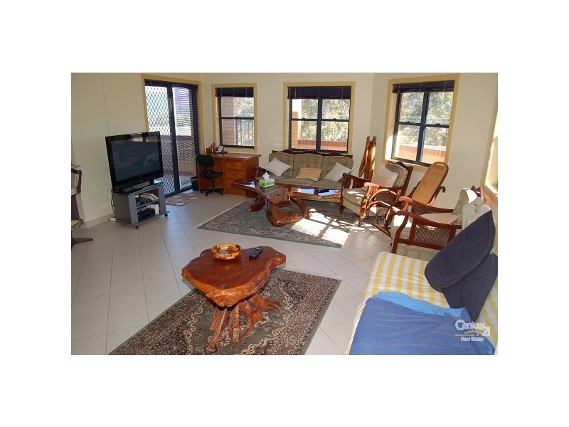 37 Young Street, West Gosford NSW 2250