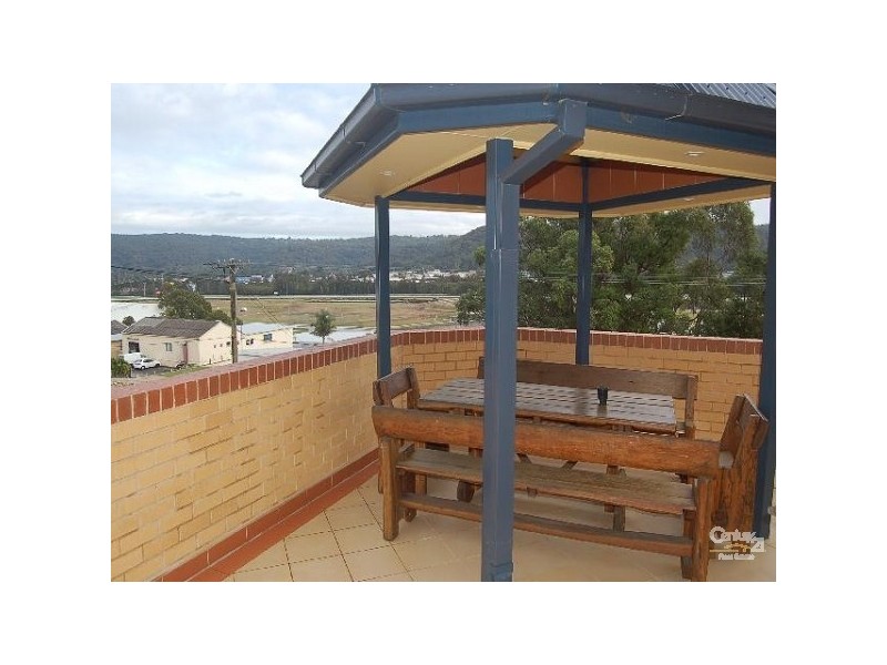 37 Young Street, West Gosford NSW 2250