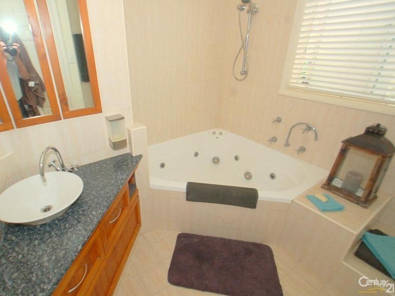 19 Blackbutt Street, Wyoming NSW 2250