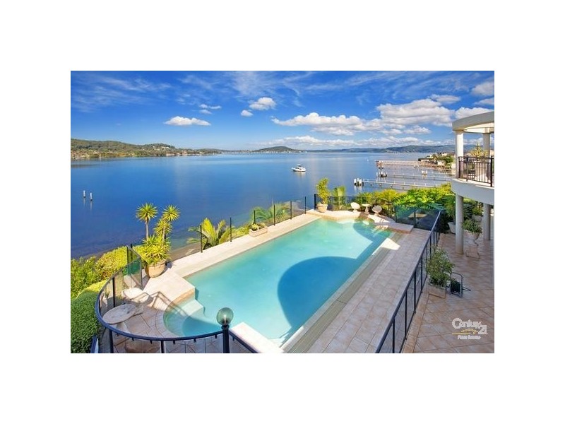 41 Caroline Street, East Gosford NSW 2250