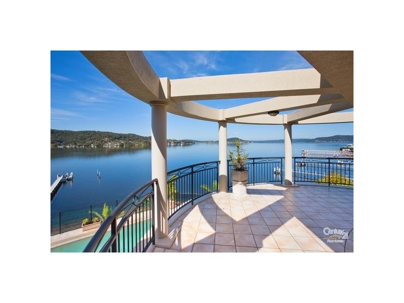 41 Caroline Street, East Gosford NSW 2250