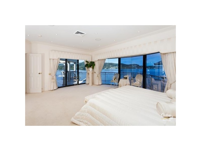 41 Caroline Street, East Gosford NSW 2250