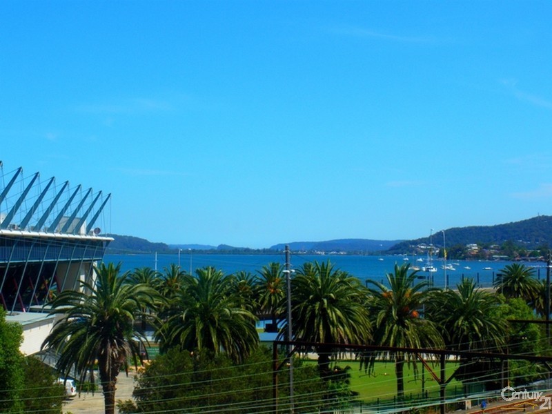 4/2a Cape st, Gosford NSW 2250