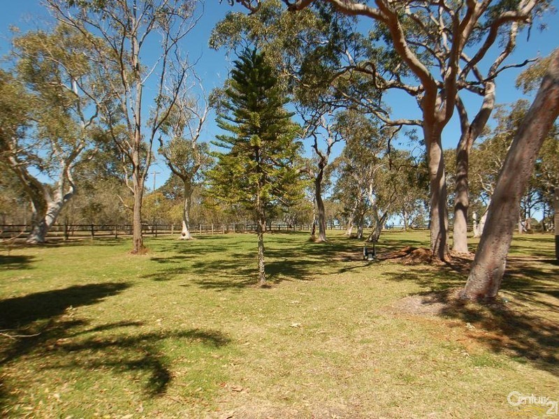 305 Pacific Hwy, Lake Munmorah NSW 2259