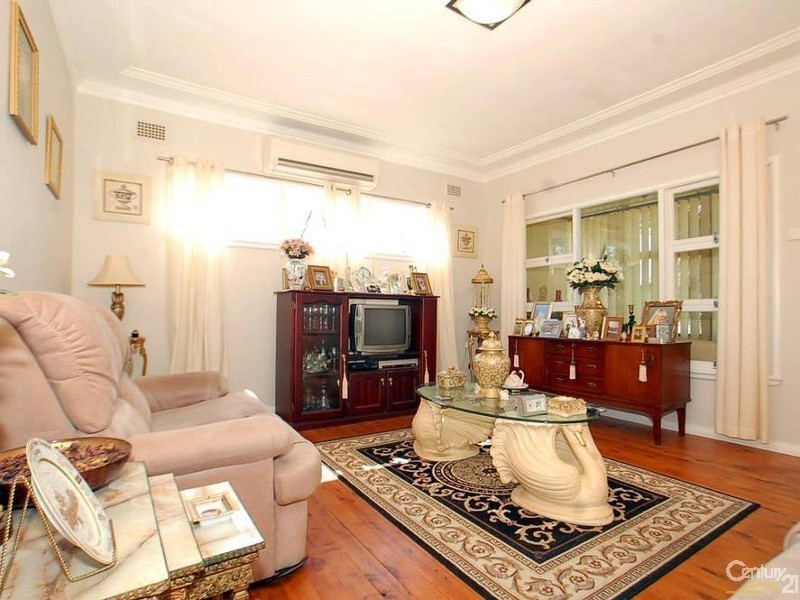 64 Cary st, Wyoming NSW 2250