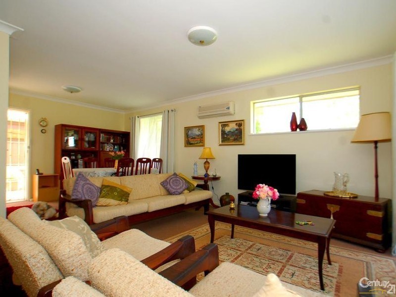 1 Maranoa Street, Wyoming NSW 2250