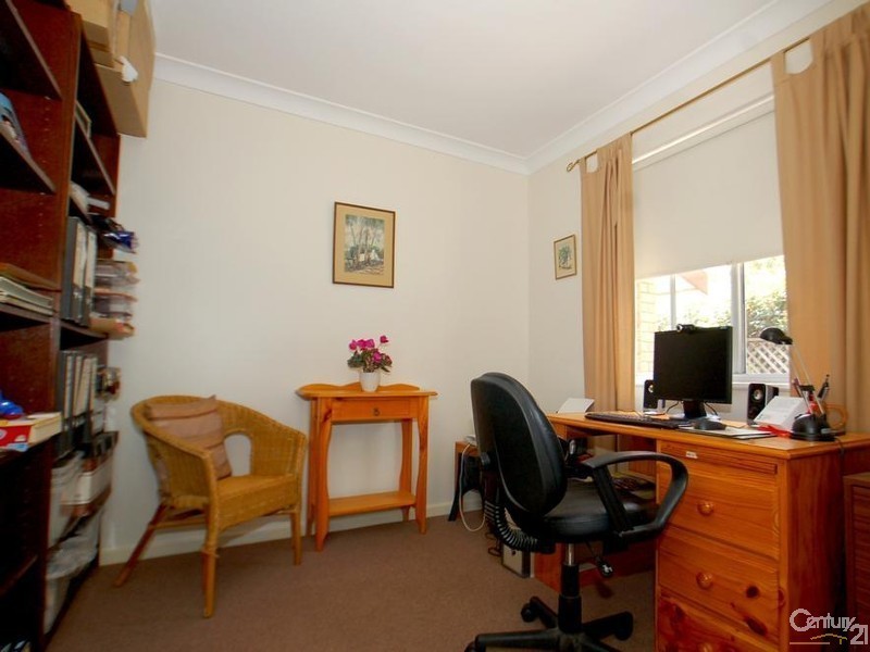 1 Maranoa Street, Wyoming NSW 2250