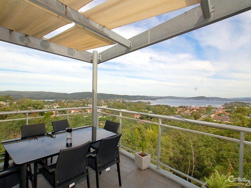 172/80 John Whiteway dr, Gosford NSW 2250