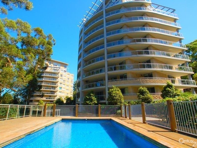 172/80 John Whiteway dr, Gosford NSW 2250