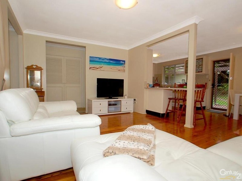 33 Chamberlain Road, Wyoming NSW 2250