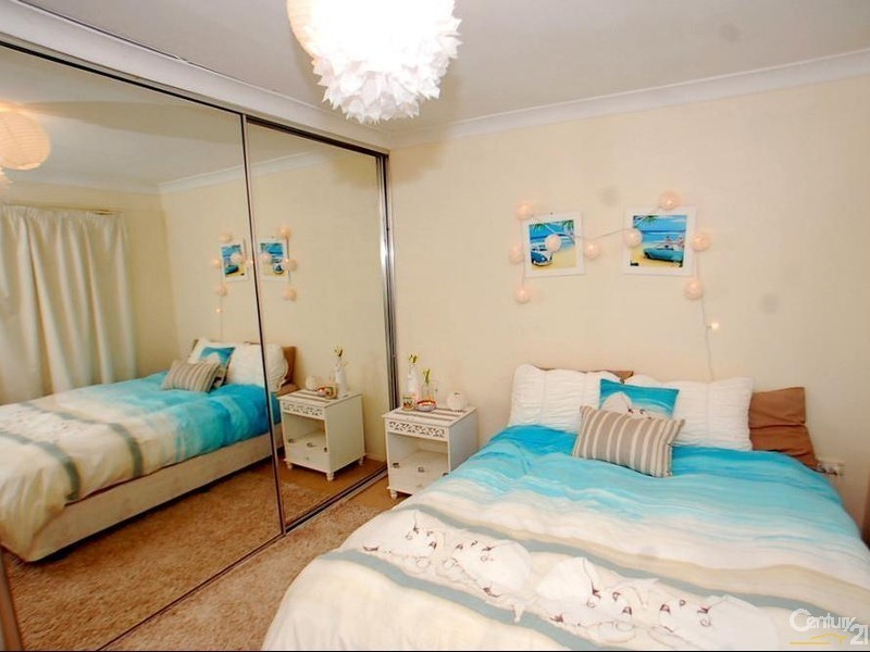 33 Chamberlain Road, Wyoming NSW 2250