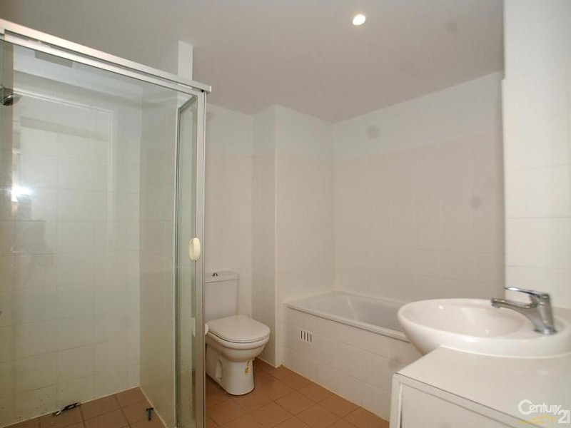 121/80 John Whiteway dr, Gosford NSW 2250