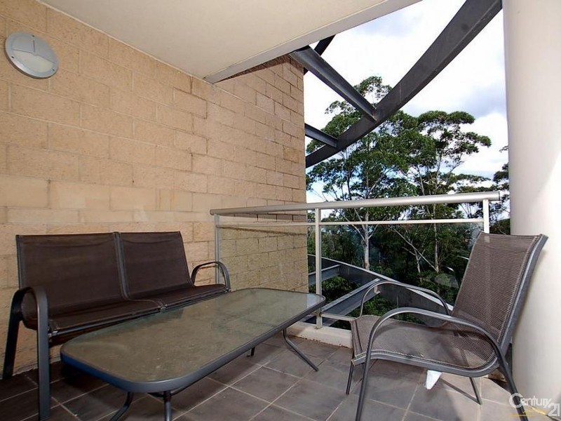 121/80 John Whiteway dr, Gosford NSW 2250