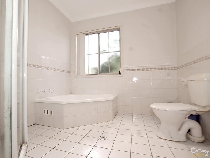 2/35a Hanlan Street South, Narara NSW 2250