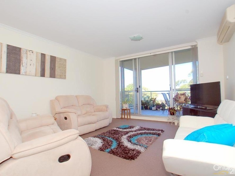 152/80 John Whiteway Drive, Gosford NSW 2250