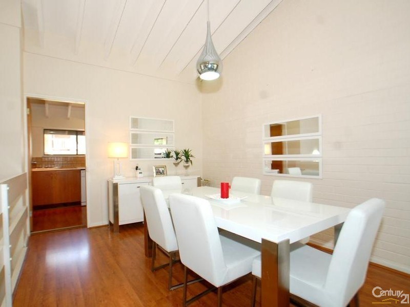 2/3 York Street, Point Frederick NSW 2250