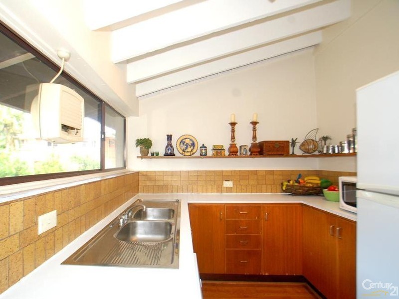 2/3 York Street, Point Frederick NSW 2250