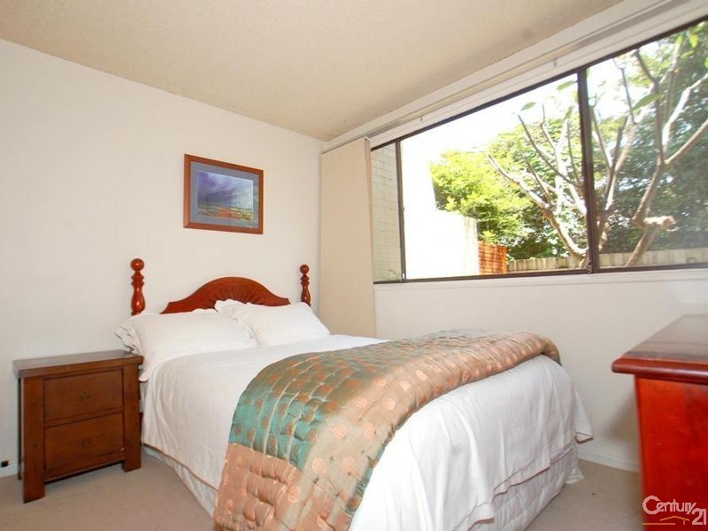 2/3 York Street, Point Frederick NSW 2250