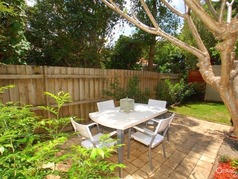 2/3 York Street, Point Frederick NSW 2250