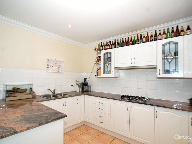 13/2 Adcock Avenue, West Gosford NSW 2250