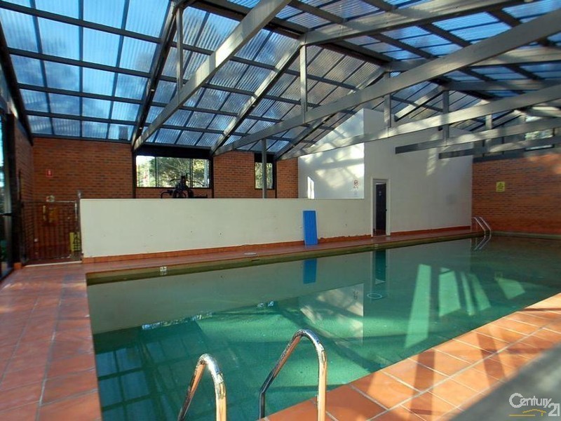 13/2 Adcock Avenue, West Gosford NSW 2250