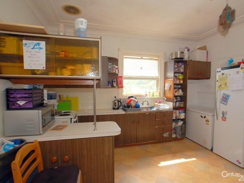 15 Hely Street, West Gosford NSW 2250