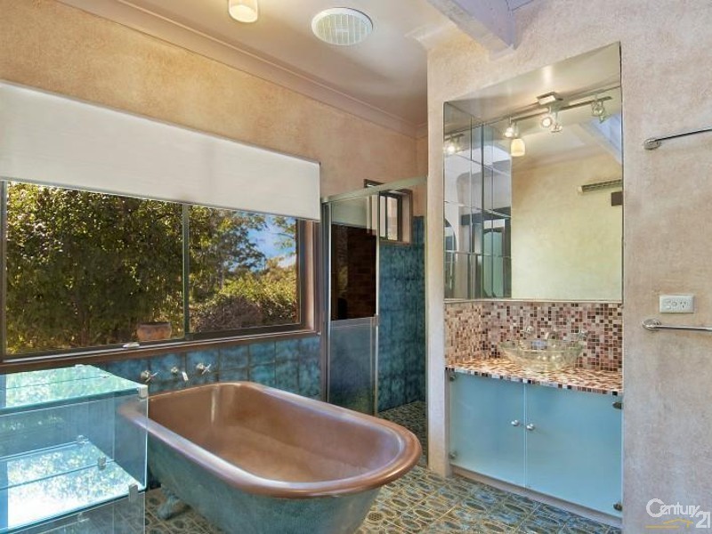 12 Monarchy Way, Narara NSW 2250