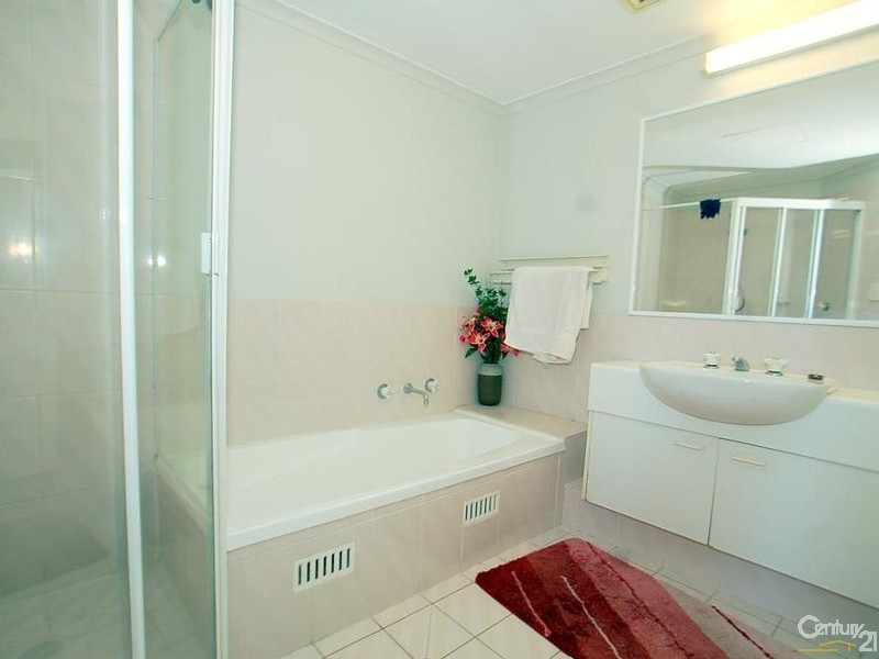 57/91 JOHN WHITEWAY DR, Gosford NSW 2250