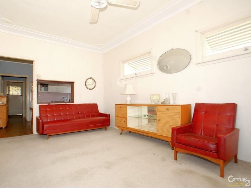 24 Talinga Avenue, Point Clare NSW 2250