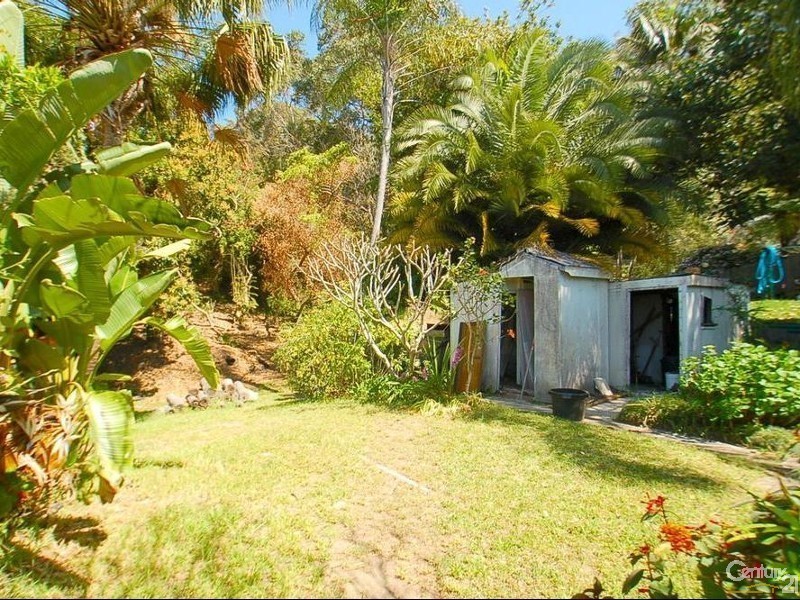 24 Talinga Avenue, Point Clare NSW 2250