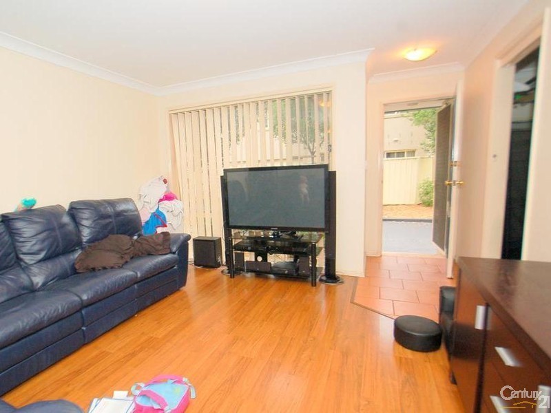 2/64 Althorp, East Gosford NSW 2250
