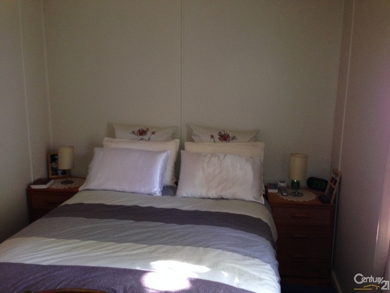 18 Watt, Gosford NSW 2250