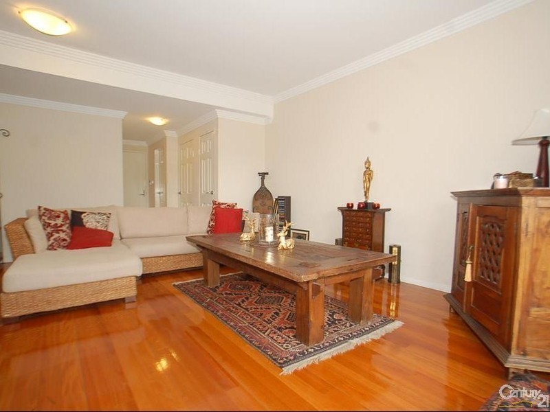 16/187 Albany Street, Point Frederick NSW 2250