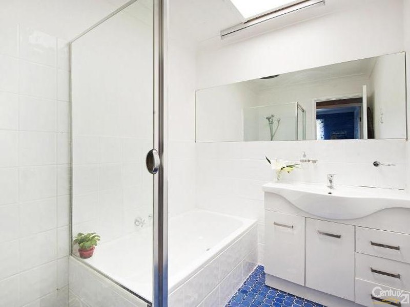 10 Rafferty Close, Kariong NSW 2250