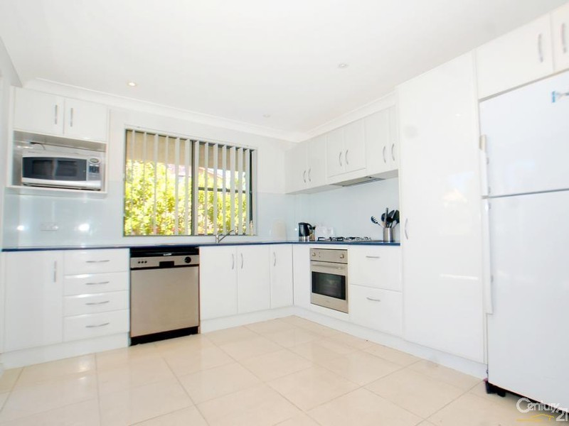 4/1 Creighton Lane, Point Frederick NSW 2250