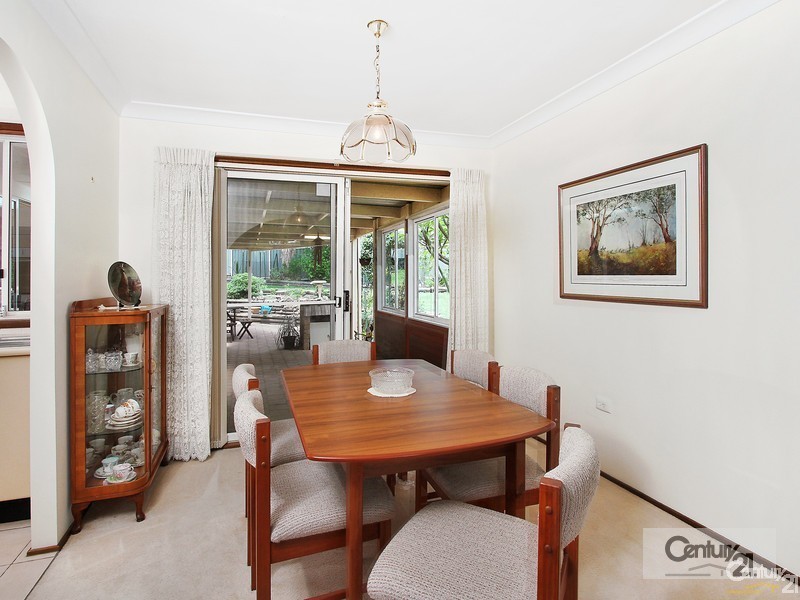 6 Amber cres, Point Clare NSW 2250