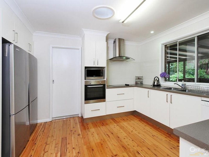 33 Calantha dr, Wyoming NSW 2250