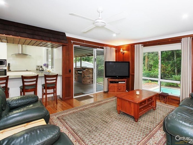 33 Calantha dr, Wyoming NSW 2250