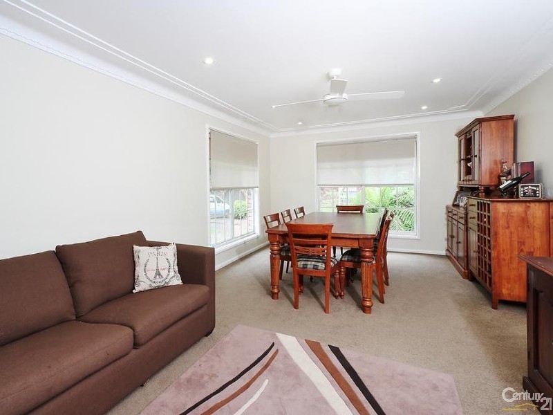 33 Calantha dr, Wyoming NSW 2250