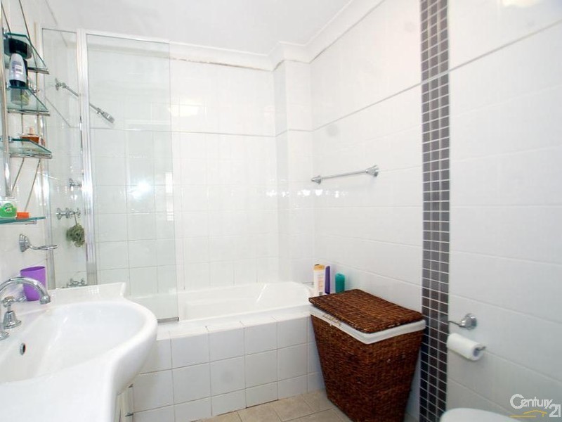 12/187 Albany Street, Point Frederick NSW 2250